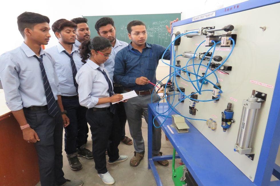 JIS School of Polytechnic Kolkata Labs photo 26